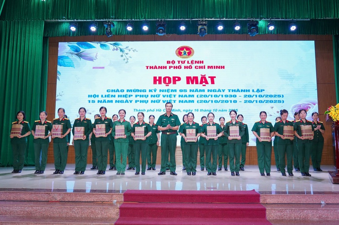 Nhiều hoạt động ý nghĩa của Bộ Tư lệnh TP HCM chào mừng Ngày Phụ nữ Việt Nam - Ảnh 8.