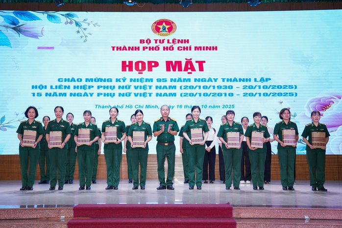 Nhiều hoạt động ý nghĩa của Bộ Tư lệnh TP HCM chào mừng Ngày Phụ nữ Việt Nam - Ảnh 10.