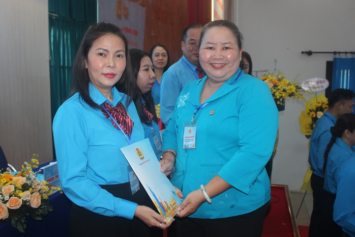 Bà Phạm Thị Hồng Vân làm chủ tịch Công đoàn phường Phú Nhuận - Ảnh 2.