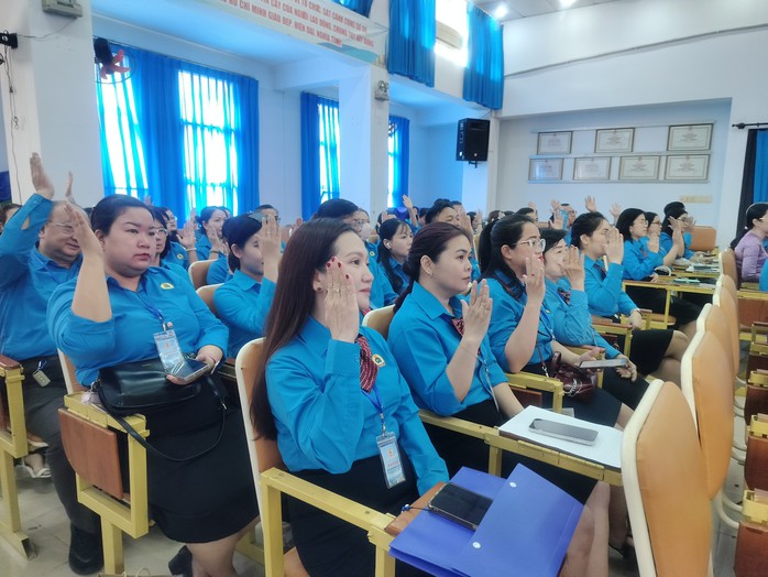 Bà Phạm Thị Hồng Vân làm chủ tịch Công đoàn phường Phú Nhuận - Ảnh 1.