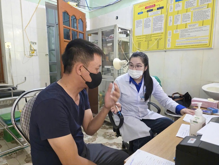 Hơn 52.000 lượt khám bệnh vảy nến mỗi năm - Ảnh 1.