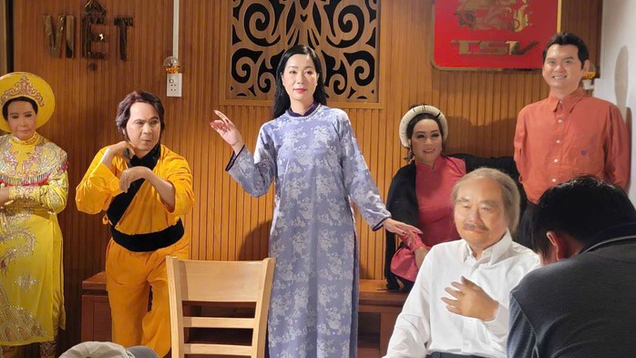 Bạch Long, Trịnh Kim Chi xúc động khi lam phim "Sau cánh màn nhung" - Ảnh 3.