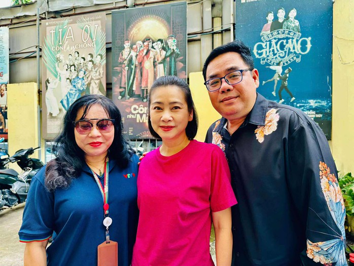 Bạch Long, Trịnh Kim Chi xúc động khi lam phim "Sau cánh màn nhung" - Ảnh 4.