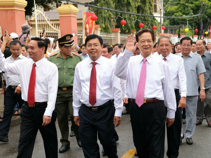 Nguyên Thủ tướng Nguyễn Tấn Dũng về dự lễ hội Nguyễn Trung Trực - Ảnh 1.
