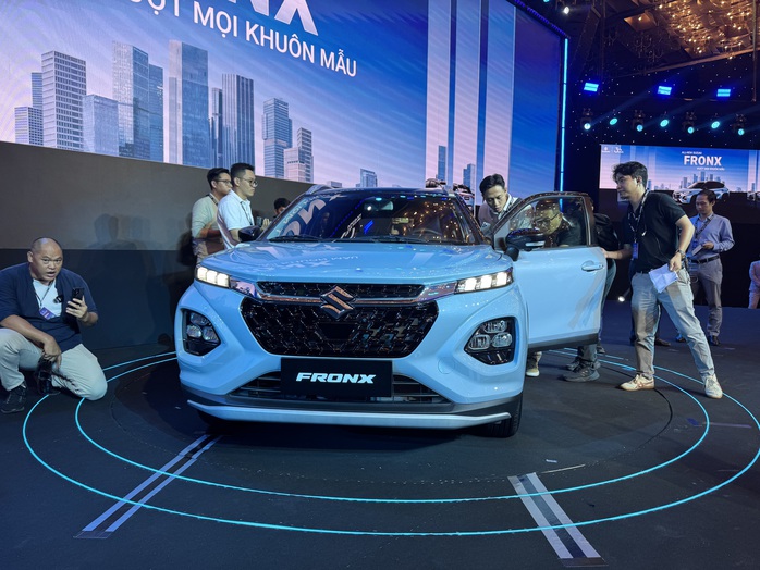 Suzuki Fronx ra mắt SUV mới: Đột phá trong thiết kế và hiệu suất nhiên liệu - Ảnh 1. Suzuki Fronx ra mắt SUV mới: Đột phá trong thiết kế và hiệu suất nhiên liệu - Ảnh 1.
