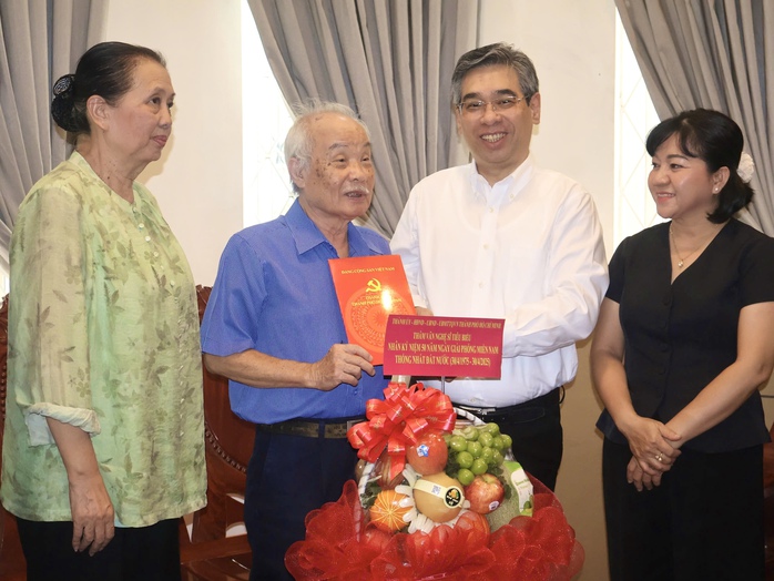 TP HCM tri ân văn nghệ sĩ tiêu biểu - Ảnh 4.