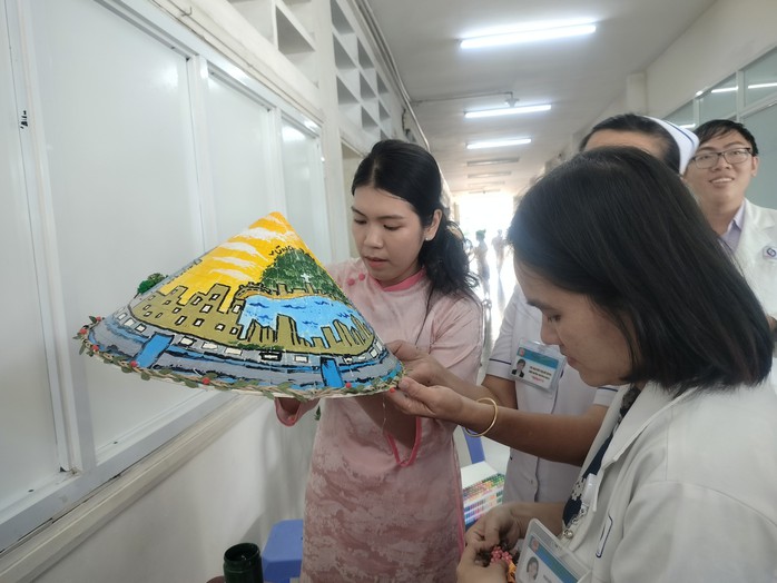 Ngày đặc biệt dành cho nữ viên chức, lao động Bệnh viện Nhân dân Gia Định - Ảnh 2.