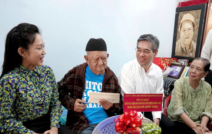 TP HCM tri ân văn nghệ sĩ tiêu biểu - Ảnh 2.