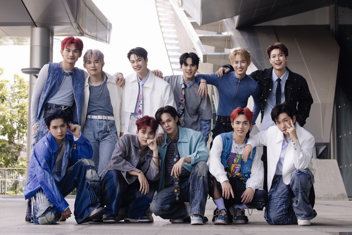 Cuộc chiến âm nhạc đỉnh cao giữa Jpop, Kpop và Vpop - Ảnh 4. Cuộc chiến âm nhạc đỉnh cao giữa Jpop, Kpop và Vpop - Ảnh 3.