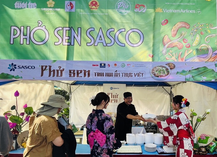 Phở Sen SASCO: Bringing the quintessence of Vietnamese cuisine to conquer Singaporean diners - Ảnh 3.