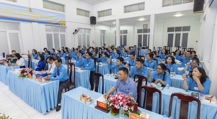 Đổi mới hoạt động để bảo vệ, chăm lo tốt hơn cho đoàn viên - lao động - Ảnh 10.