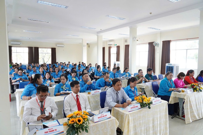 Công đoàn phường Tây Thạnh: Phấn đấu kết nạp 50% số lao động khu vực phi chính thức vào tổ chức Công - Ảnh 1.