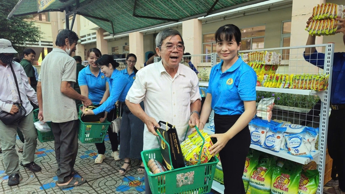 Công đoàn xã Bình Chánh: Xây dựng quan hệ lao động hài hòa, ổn định - Ảnh 1.