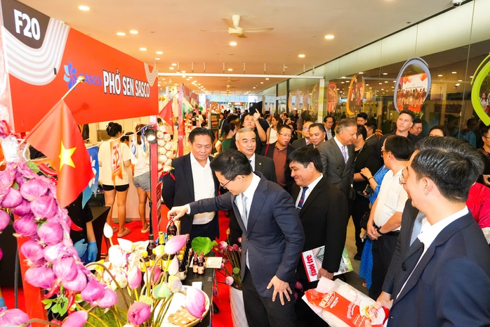 Thưởng thức Phở Việt Nam chính hiệu tại Lễ hội Vietnam Phở Festival 2025 ở Singapore - Ảnh 3. Thưởng thức Phở Việt Nam chính hiệu tại Lễ hội Vietnam Phở Festival 2025 ở Singapore - Ảnh 3.