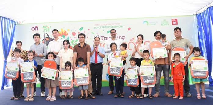 Giúp người lao động an tâm gắn bó lâu dài - Ảnh 1.