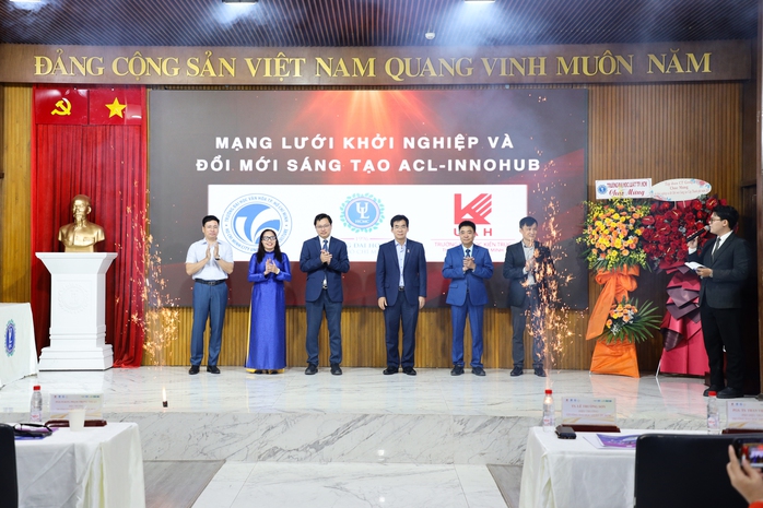 Dự án "Ánh sáng sứ" đoạt giải nhất cuộc thi khởi nghiệp và sáng tạo TP HCM 2025 - Ảnh 3.