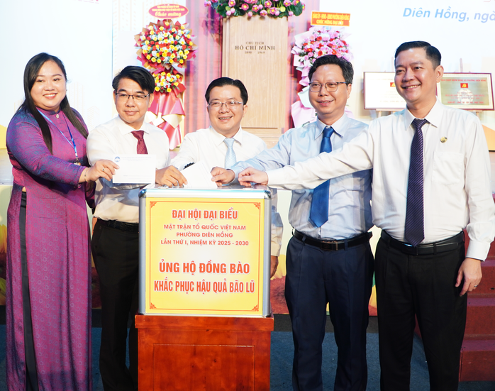 Bí thư Đảng ủy phường Diên Hồng yêu cầu họp ít, làm nhiều; ít thủ tục, nhiều nụ cười - Ảnh 2.