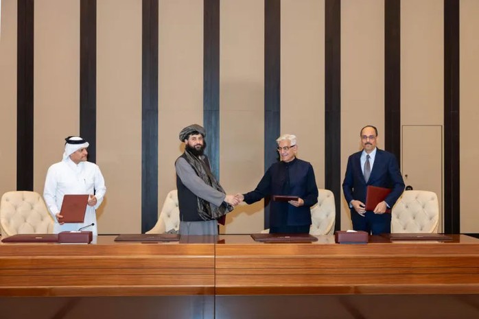 Afghanistan - Pakistan đạt thỏa thuận ngừng bắn - Ảnh 1. Afghanistan - Pakistan đạt thỏa thuận ngừng bắn - Ảnh 1.