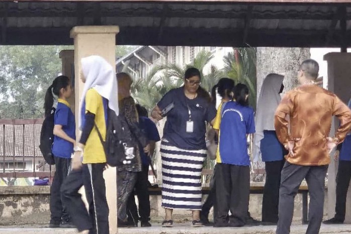 Bạo lực học đường tăng, Malaysia cân nhắc nâng hình phạt - Ảnh 1.