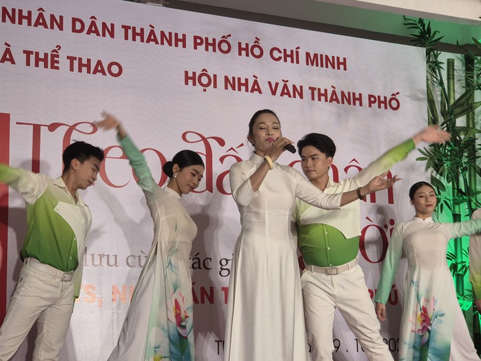 Hé lộ hậu trường "Theo dấu chân Người" - Ảnh 4.