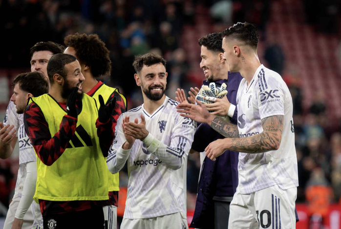 Man United đánh sập "pháo đài" Anfield, Liverpool thua đau đại chiến - Ảnh 7.