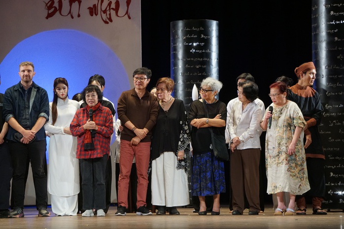 Võ Minh Lâm, Hoàng Yến làm khán giả thổn thức và khóc với "Bút máu" của đạo diễn Minh Nguyệt - Ảnh 7.