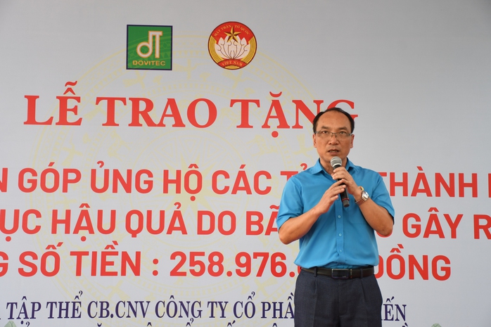 Hình ảnh ấm áp của công nhân hướng về người dân bị ảnh hưởng bão - Ảnh 7.
