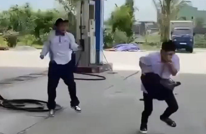 Hé lộ nguyên nhân nam sinh lớp 12 bị bạn cùng trường đâm tử vong - Ảnh 1.