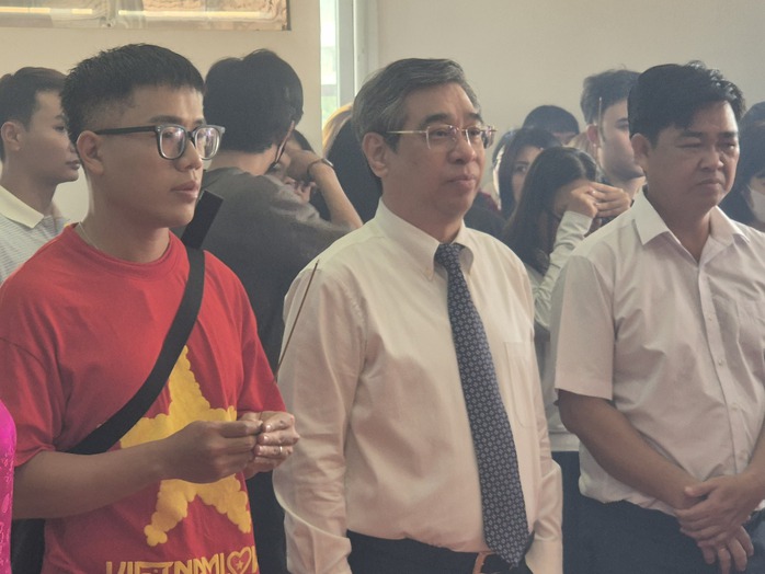 NSƯT Bảo Quốc, NSƯT Thành Lộc… tụ hội tại Nhà thờ Tổ- Ảnh 1.
