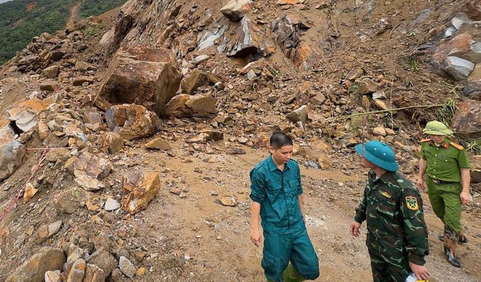 Xe bán tải do quản đốc thủy điện điều khiển chở 2 người bị mất tích bí ẩn - Ảnh 3.