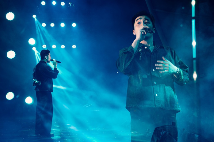"Hoàng tử Indie" Vũ. khuyên các tân sinh viên "hãy là chính mình" - Ảnh 1.