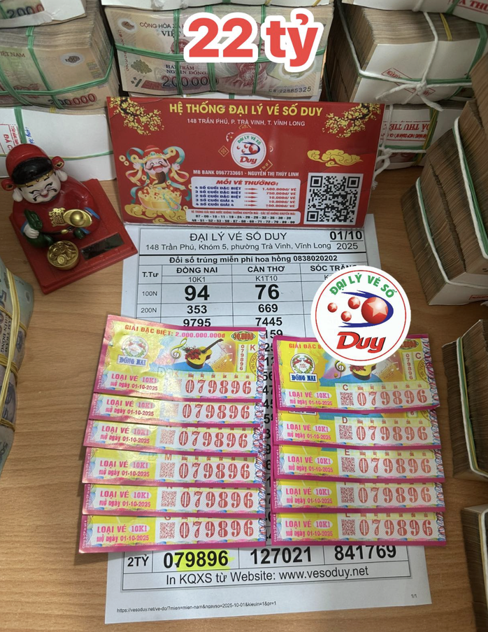 Một thợ bạc tại TP HCM trúng 11 tờ vé số giải độc đắc- Ảnh 1.