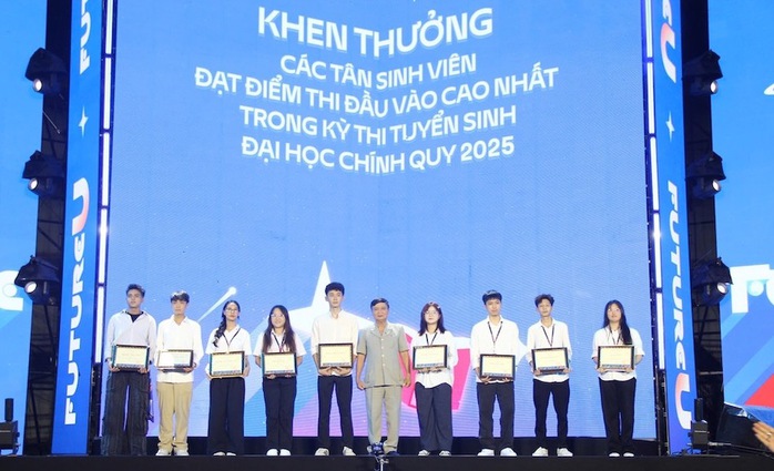 "Hoàng tử Indie" Vũ. khuyên các tân sinh viên "hãy là chính mình" - Ảnh 4.