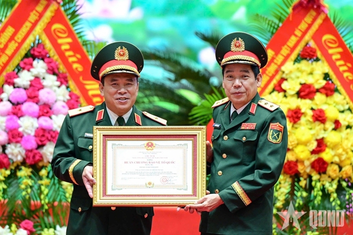 Báo Quân đội nhân dân nhận Huân chương Bảo vệ Tổ quốc hạng Ba , kỷ niệm 75 năm - Ảnh 3. Báo Quân đội nhân dân nhận Huân chương Bảo vệ Tổ quốc hạng Ba , kỷ niệm 75 năm - Ảnh 3.