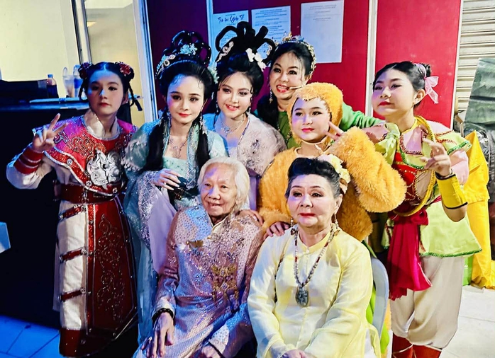 "Tâm hoa nghiệp Tổ" – Bản hòa ca tri ân và hạnh phúc của nghệ sĩ Điền Trung – Lê Thanh Thảo - Ảnh 4.