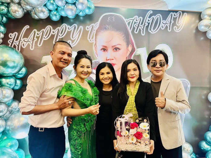"Tâm hoa nghiệp Tổ" – Bản hòa ca tri ân và hạnh phúc của nghệ sĩ Điền Trung – Lê Thanh Thảo - Ảnh 1.