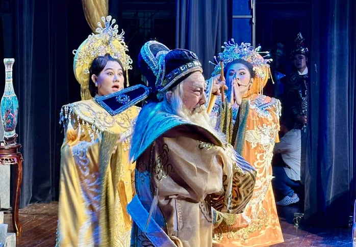 "Tâm hoa nghiệp Tổ" – Bản hòa ca tri ân và hạnh phúc của nghệ sĩ Điền Trung – Lê Thanh Thảo - Ảnh 2.