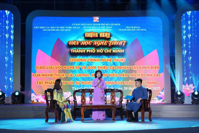 Dạt dào cảm xúc với chương trình khép lại "Những ngày Văn học – Nghệ thuật TP HCM" - Ảnh 4.