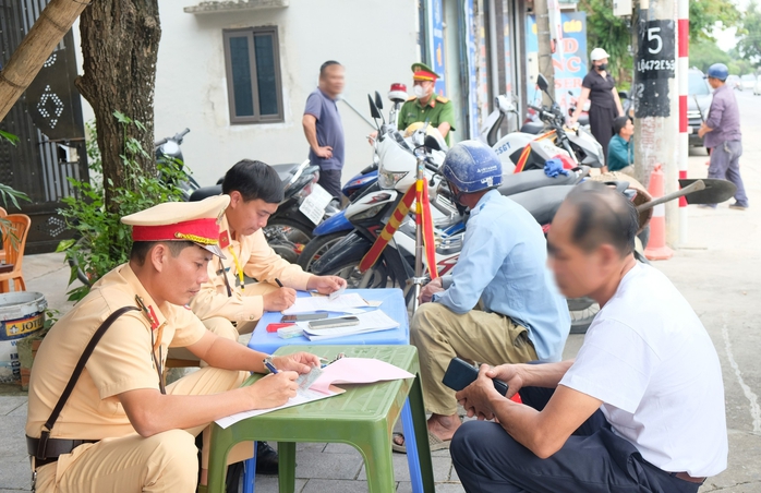 Người đàn ông mất 2,5 triệu đồng vì lỡ uống nửa lon bia - Ảnh 4.
