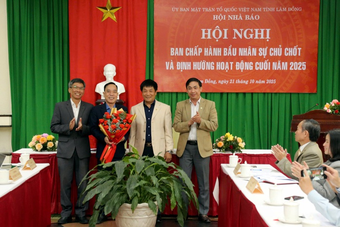 Ông Lê Huy Toàn được bầu làm Chủ tịch Hội Nhà báo tỉnh Lâm Đồng - Ảnh 1.
