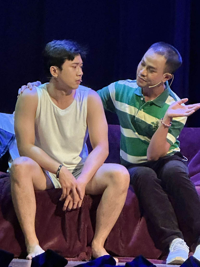 Quốc Thảo, Hữu Nghĩa, Quỳnh Hương yểm trợ diễn viên trẻ tỏa sáng trong vở "Oán Linh Nhi" - Ảnh 4.