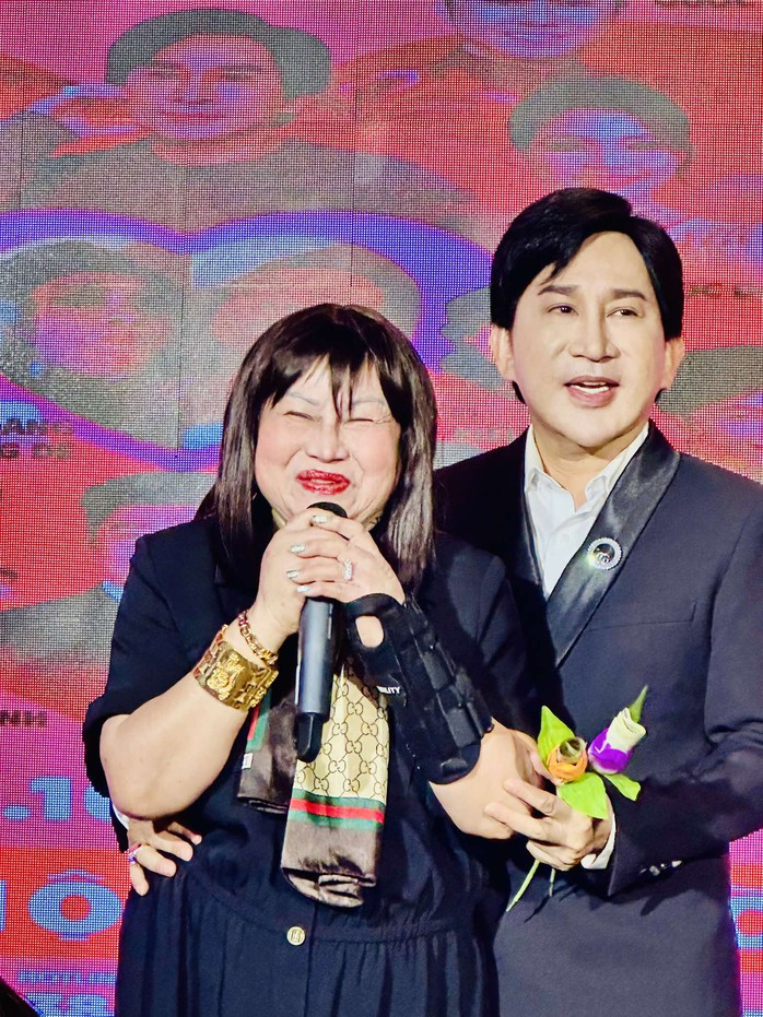Nghe Kiều Lệ Tâm 78 tuổi ca vọng cổ, Minh Vương, Kim Tử Long khóc - Ảnh 2.