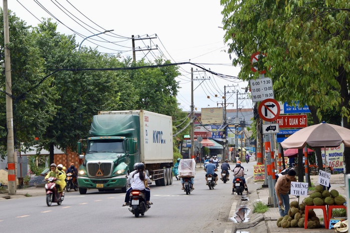 TP HCM, mở rộng đường, điểm đen tai nạn, đường Nguyễn Duy Trinh - Ảnh 1. TP HCM, mở rộng đường, điểm đen tai nạn, đường Nguyễn Duy Trinh - Ảnh 1.
