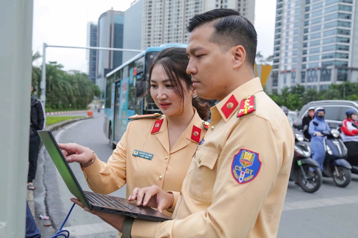 CSGT Hà Nội lắp đặt hàng ngàn camera AI tự động giám sát vi phạm giao thông - Ảnh 2. CSGT Hà Nội lắp đặt hàng ngàn camera AI tự động giám sát vi phạm giao thông - Ảnh 2.