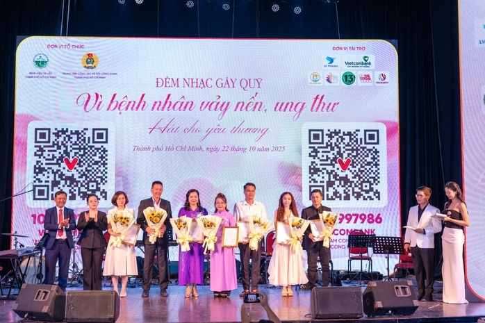 Ca sĩ Võ Hạ Trâm không nhận cát- xê, góp tiền cho bệnh nhân bị vảy nến - Ảnh 3.