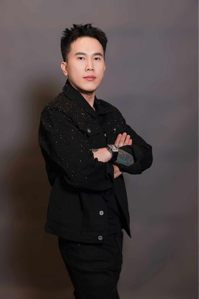 John Bi- Người "kể chuyện bằng mái tóc" của sao Việt - Ảnh 4.