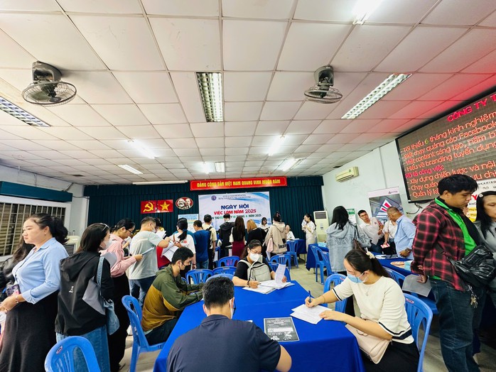 Thêm lý do chấm dứt trợ cấp thất nghiệp theo luật mới - Ảnh 1.