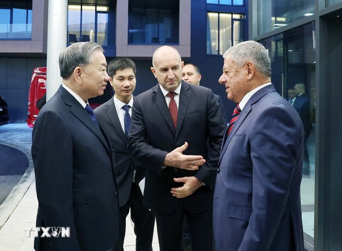 Tổng Bí thư Tô Lâm thăm Công ty công nghiệp quốc phòng Samel-90 của Bulgaria - Ảnh 1.