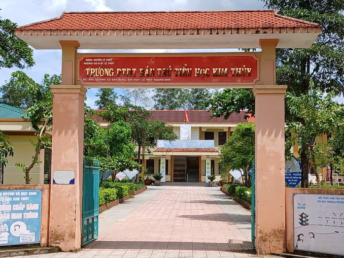Vụ 40 học sinh nhập viện: Hiệu trưởng Đỗ Văn Mỹ sẽ bị kiểm tra những gì? - Ảnh 1.