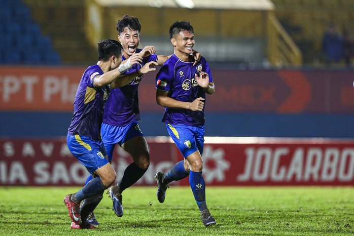 Sút hỏng phạt đền 11m, CLB Becamex TP HCM "trắng tay" trước Hà Nội FC - Ảnh 5.